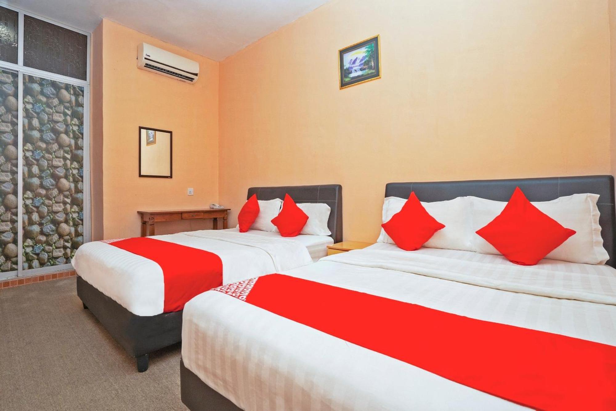 Sz Hotel Lumut Exterior photo