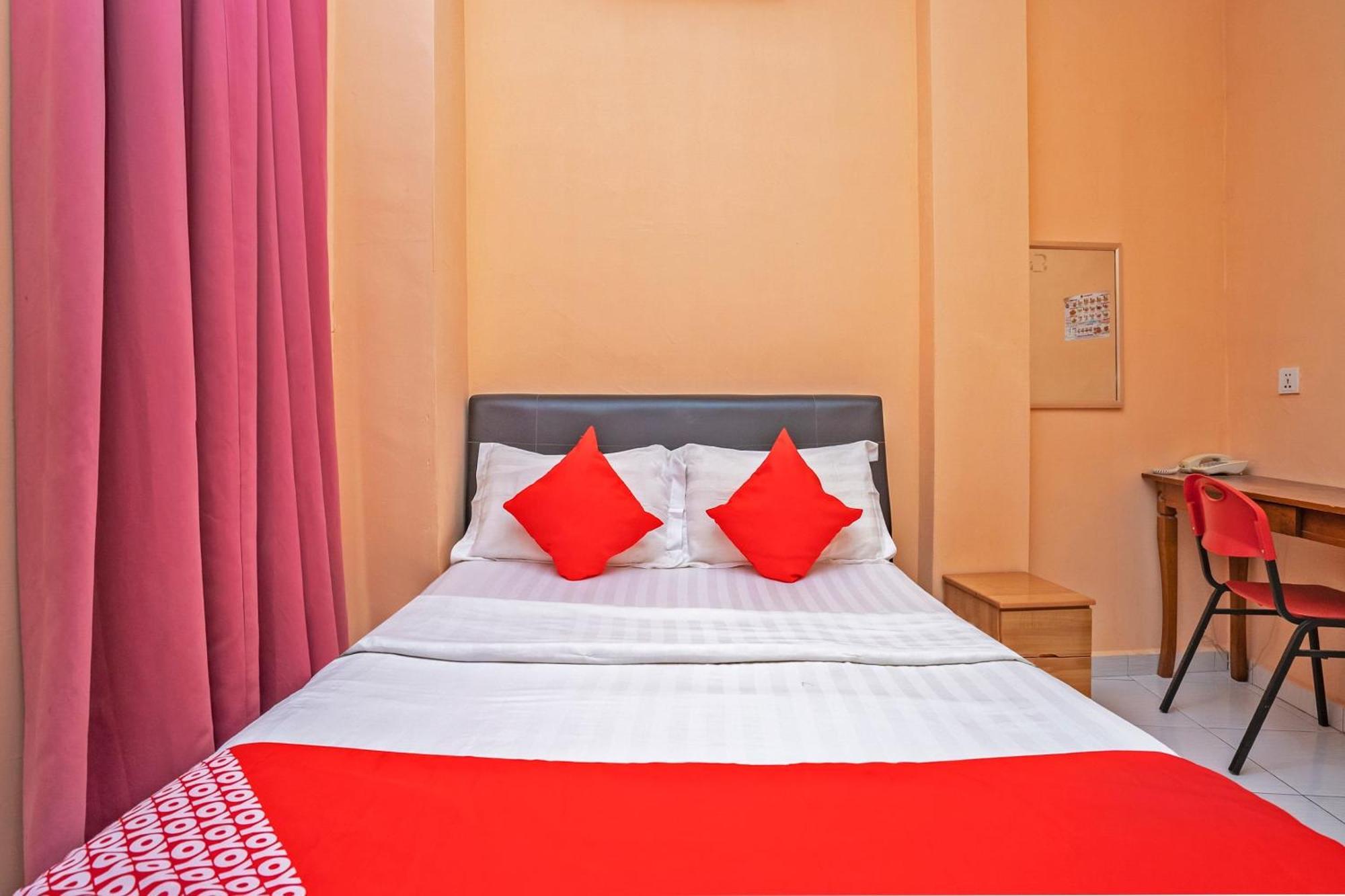 Sz Hotel Lumut Exterior photo